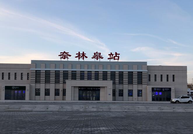 奈林皋站高鐵燈箱廣告