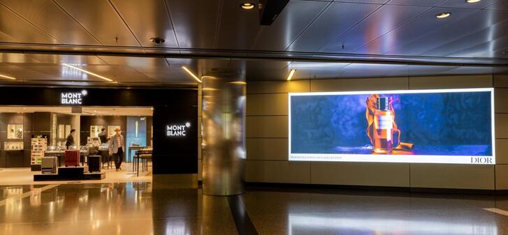 卡塔爾多哈機場廣告